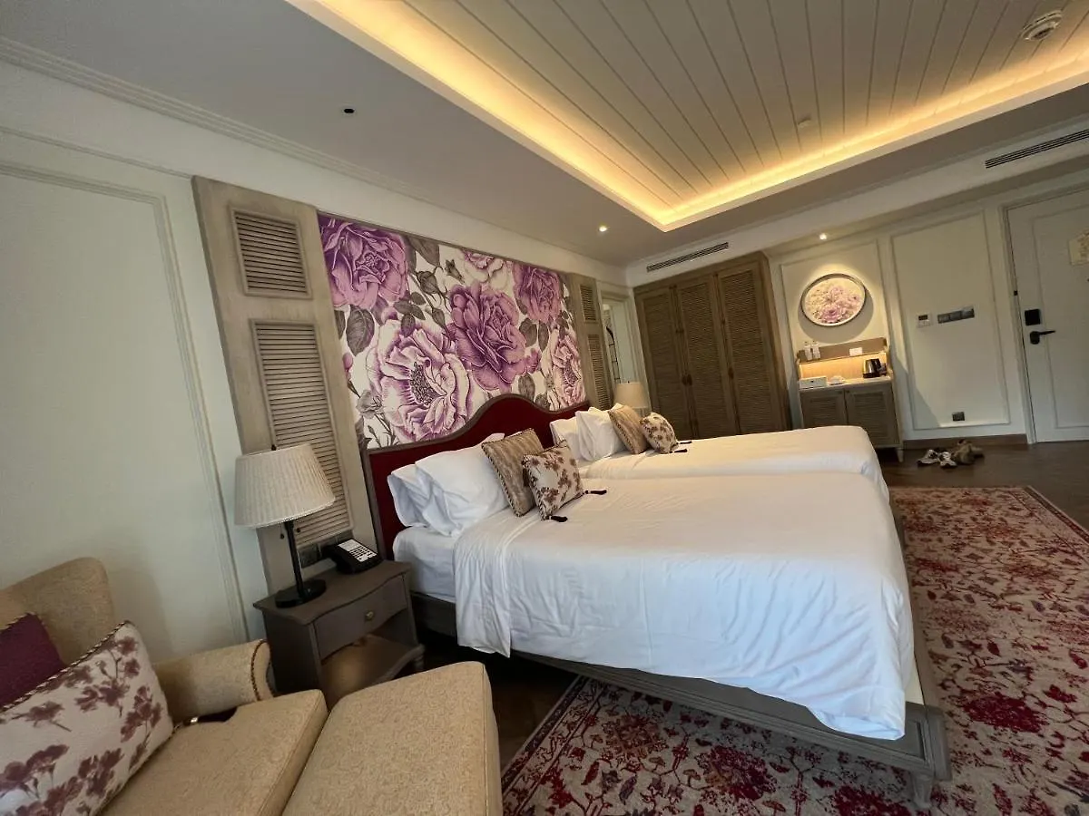 Nancy Grand Strip Vung Tau Villa 13 0*,
